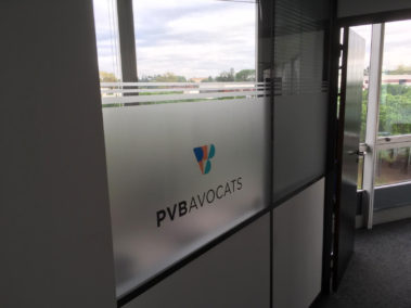 Film discretion salle reunion