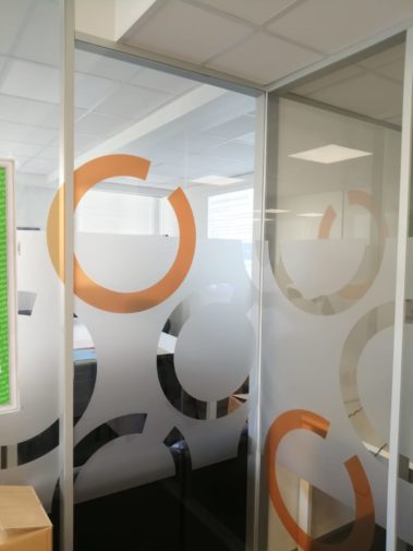 Décoration intérieure vitrophanie