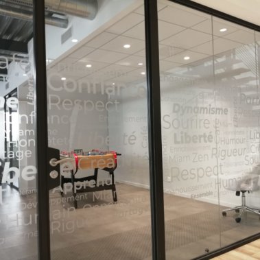 Vitrophanie message amexys