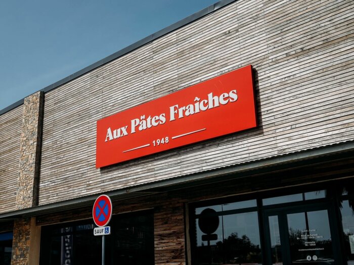 enseigne lumineuse nimes