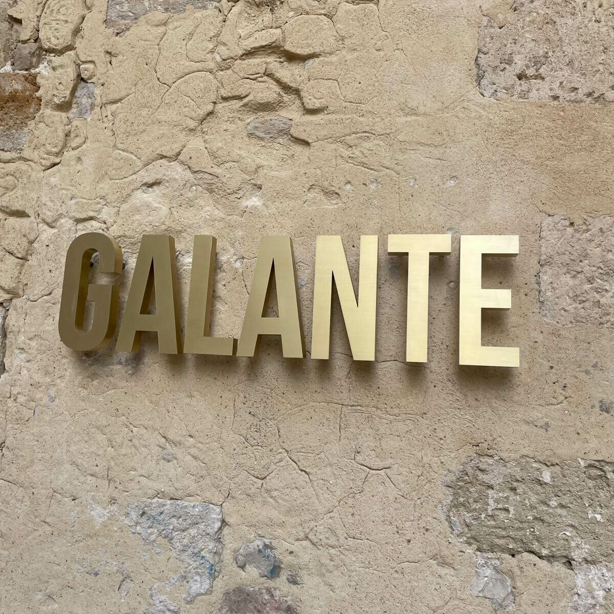 enseigne extérieure