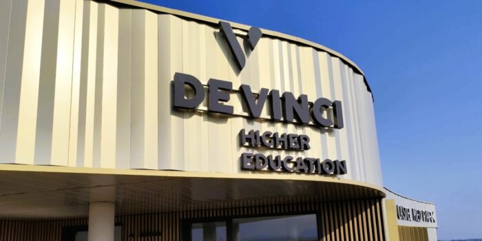enseigne signalétique universitaire devinci montpellier
