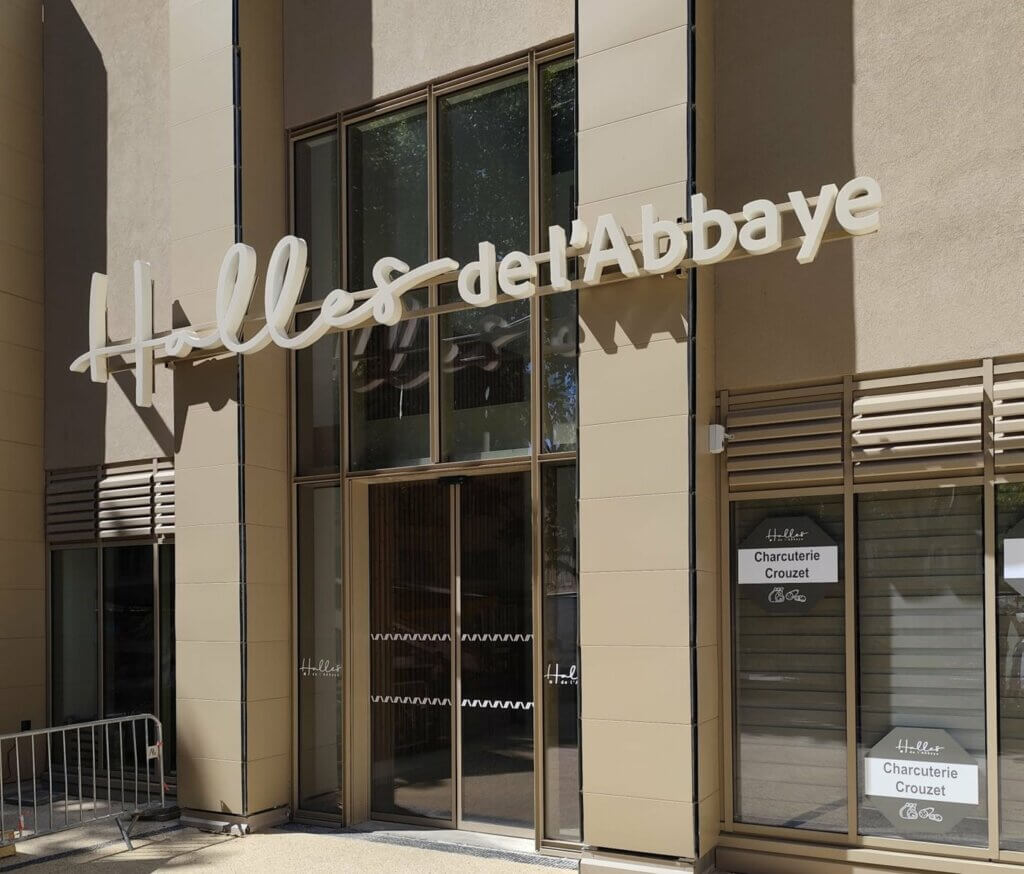 Enseigne en lettres relief des Halles de l'Abbaye à Alès